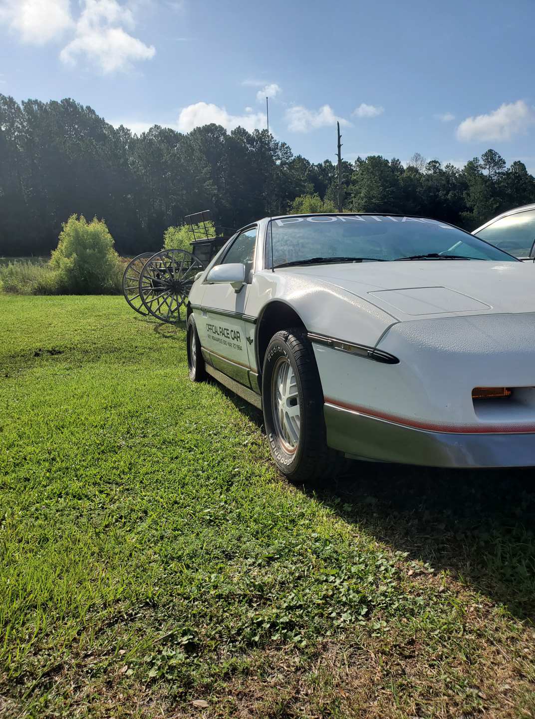 1st Image of a 1984 PONTIAC FIERO SE