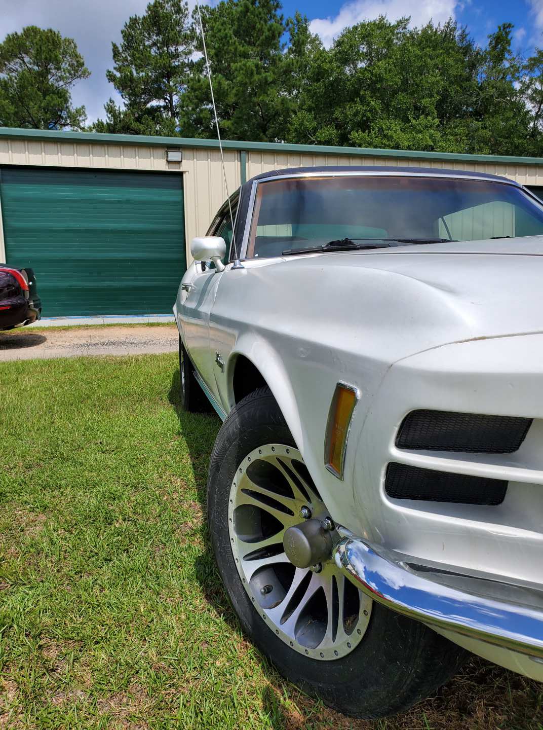 2nd Image of a 1970 FORD MUSTANG