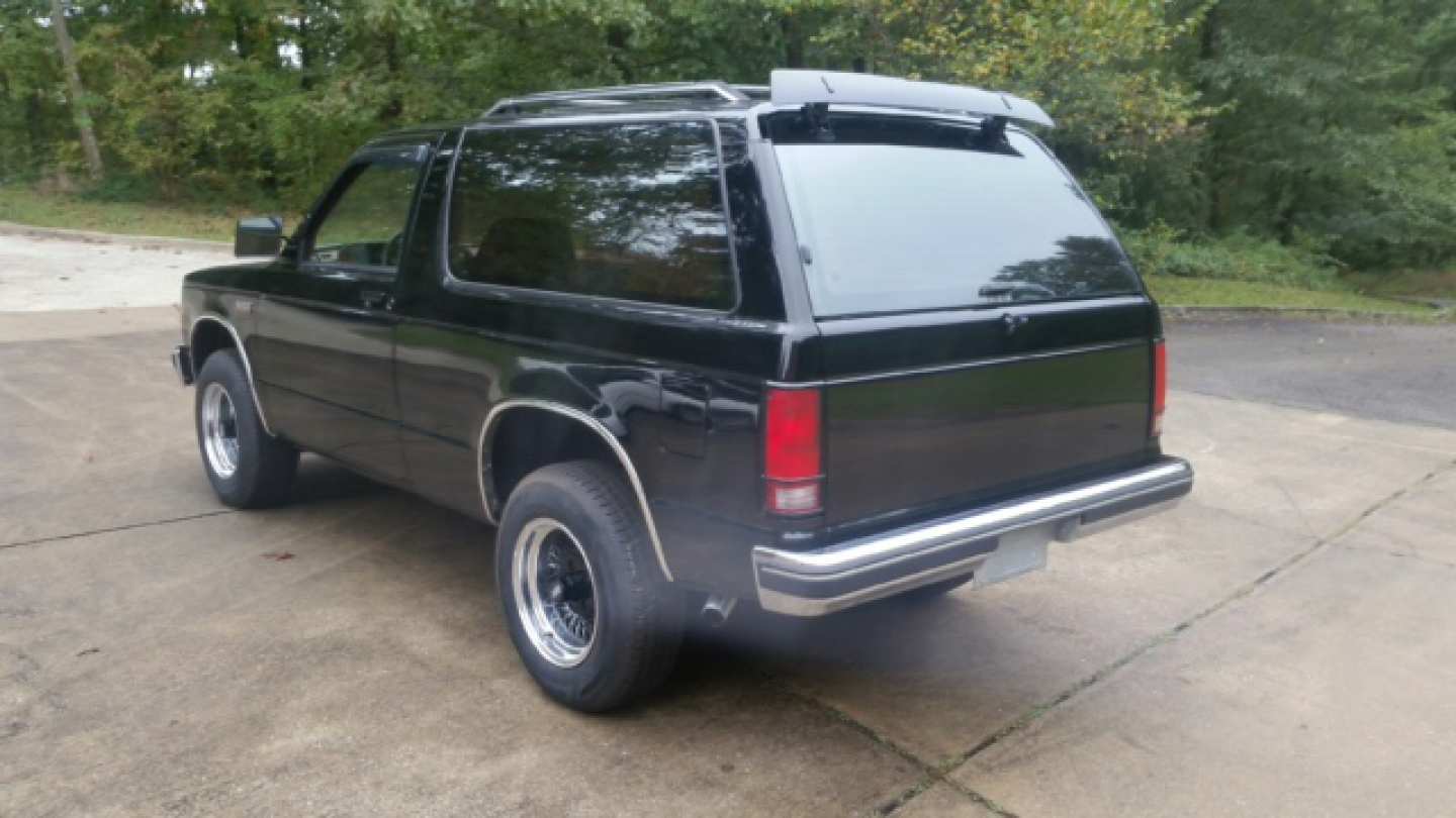 4th Image of a 1988 CHEVROLET BLAZER S10