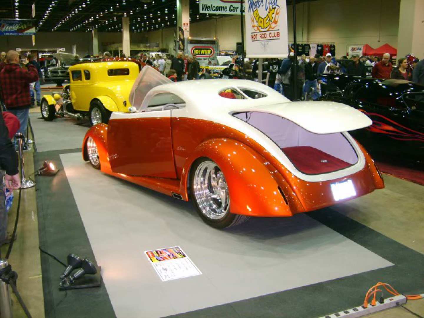 2nd Image of a 1937 FORD COUPE