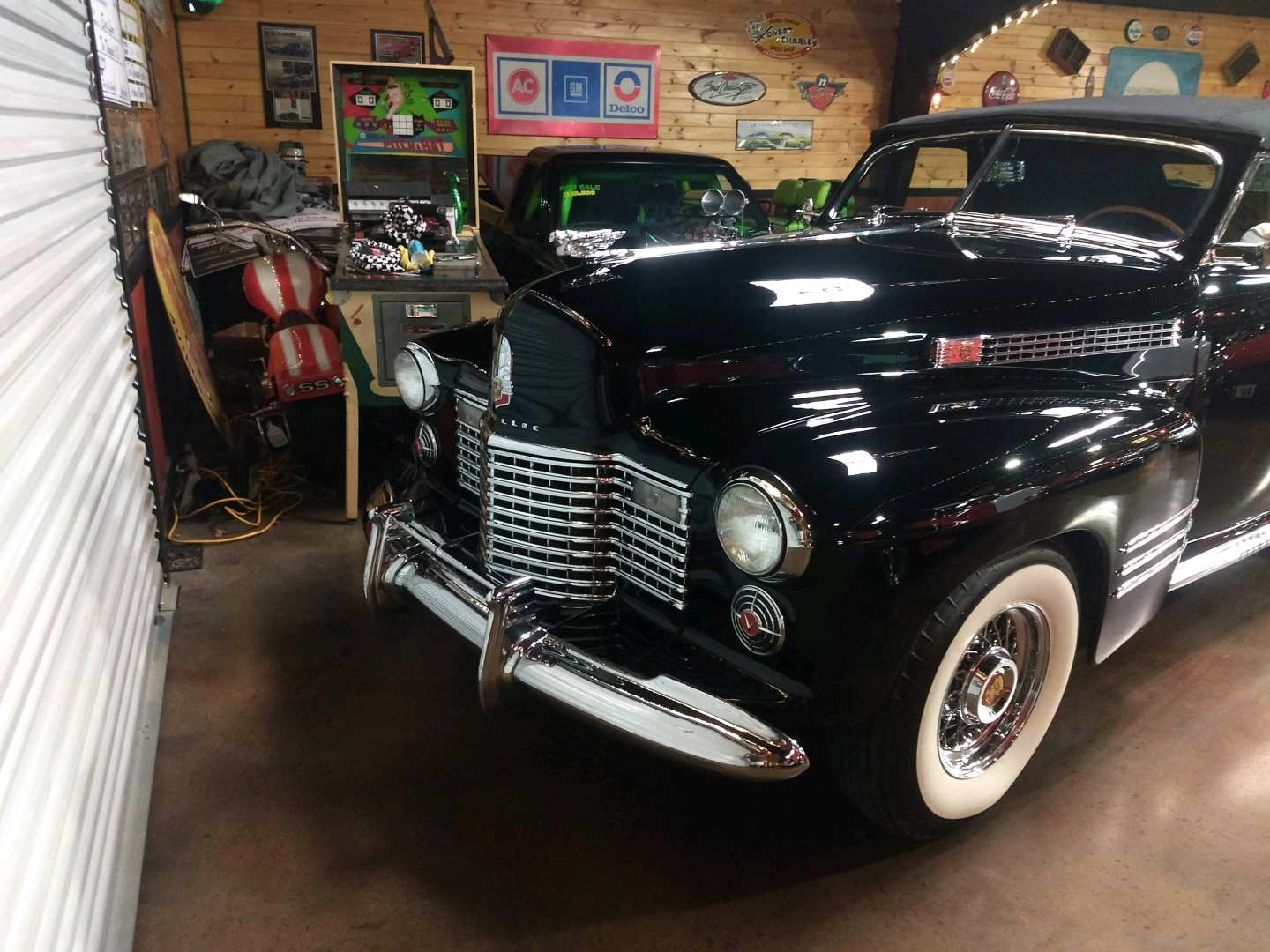 2nd Image of a 1941 CADILLAC CONVERTIBLE