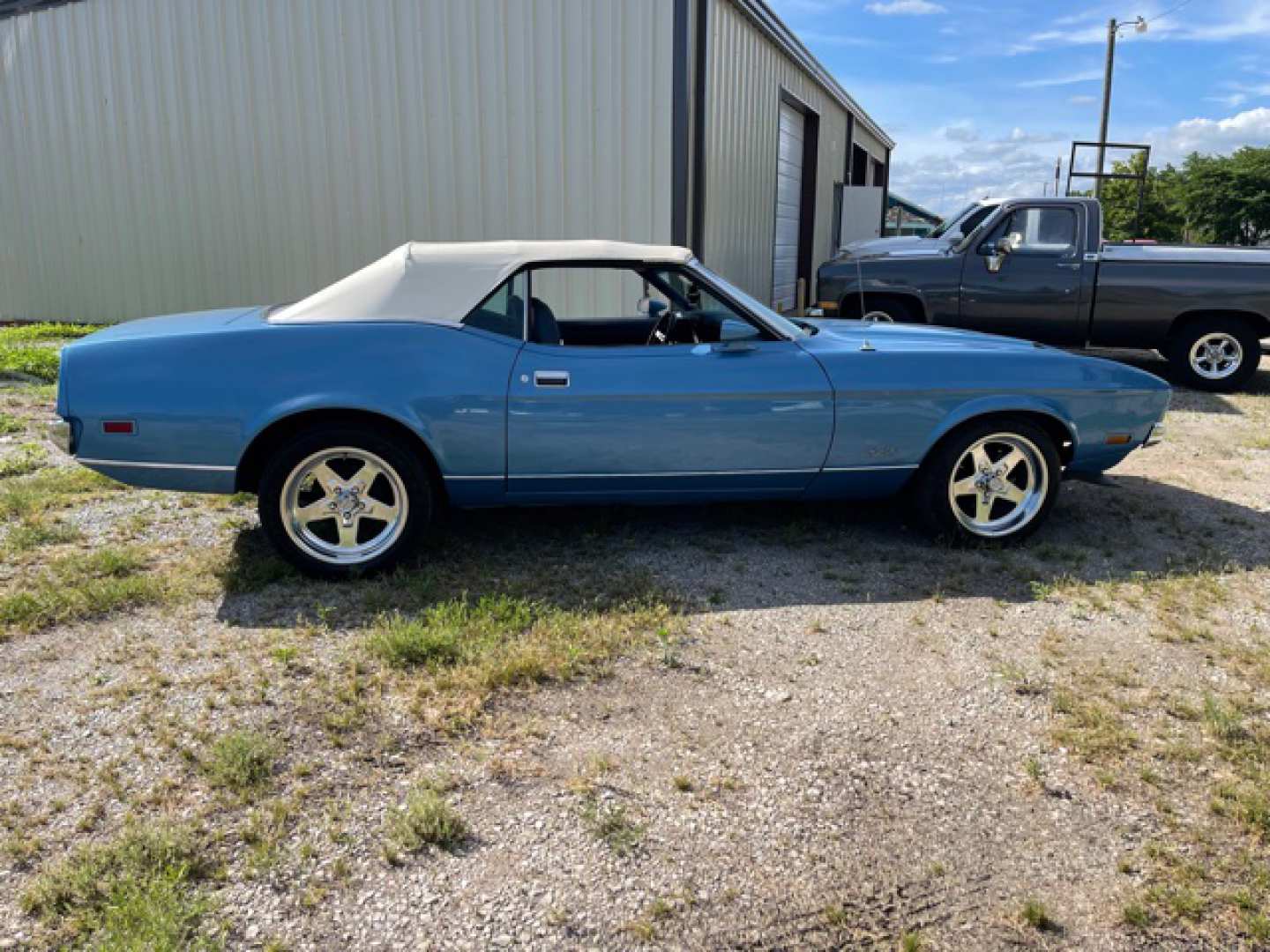 2nd Image of a 1972 FORD MUSTANG