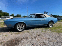 Image 4 of 6 of a 1972 FORD MUSTANG