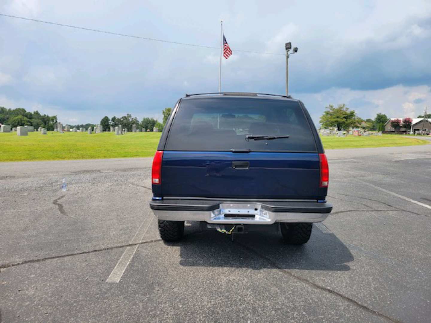 3rd Image of a 1996 CHEVROLET TAHOE