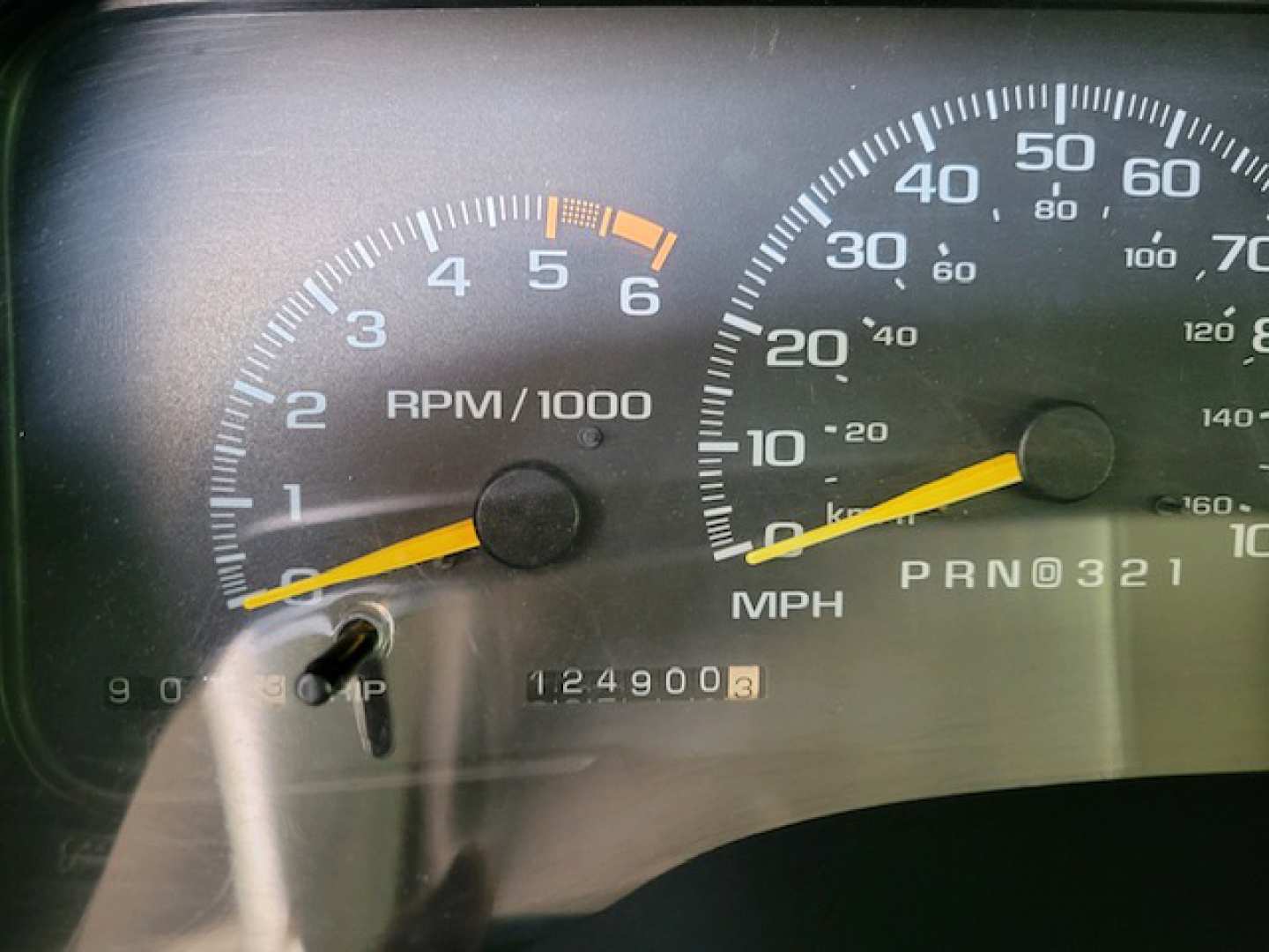4th Image of a 1996 CHEVROLET TAHOE