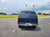 Image 4 of 7 of a 1996 CHEVROLET TAHOE