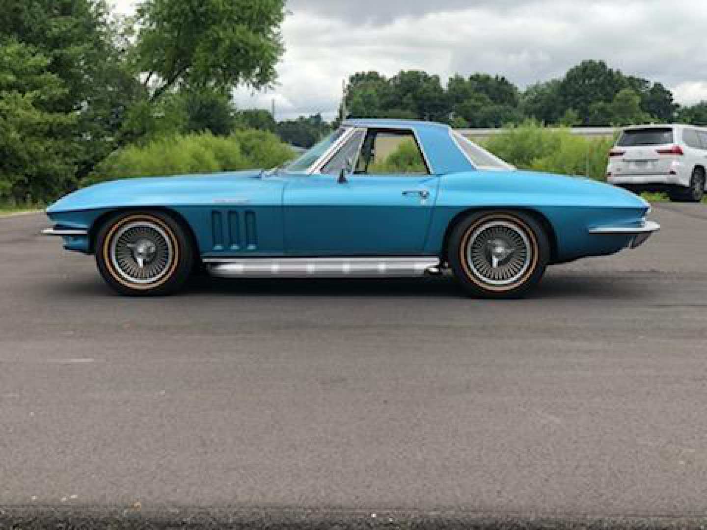 1st Image of a 1965 CHEVROLET CORVETTE