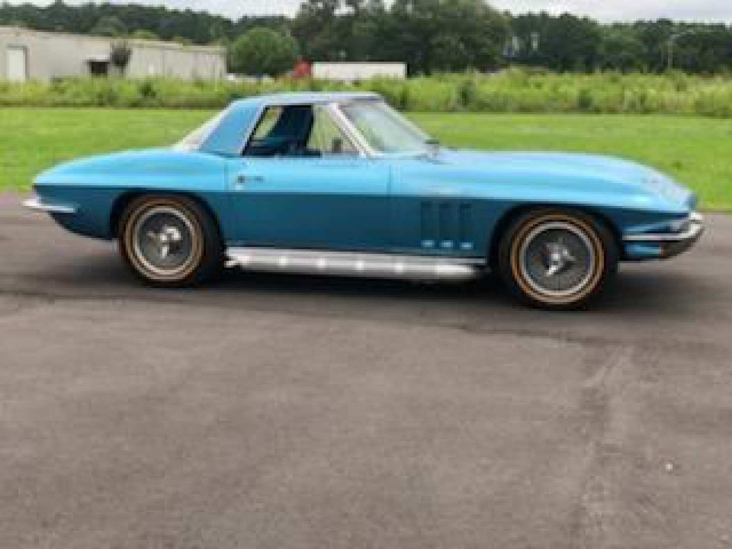 3rd Image of a 1965 CHEVROLET CORVETTE