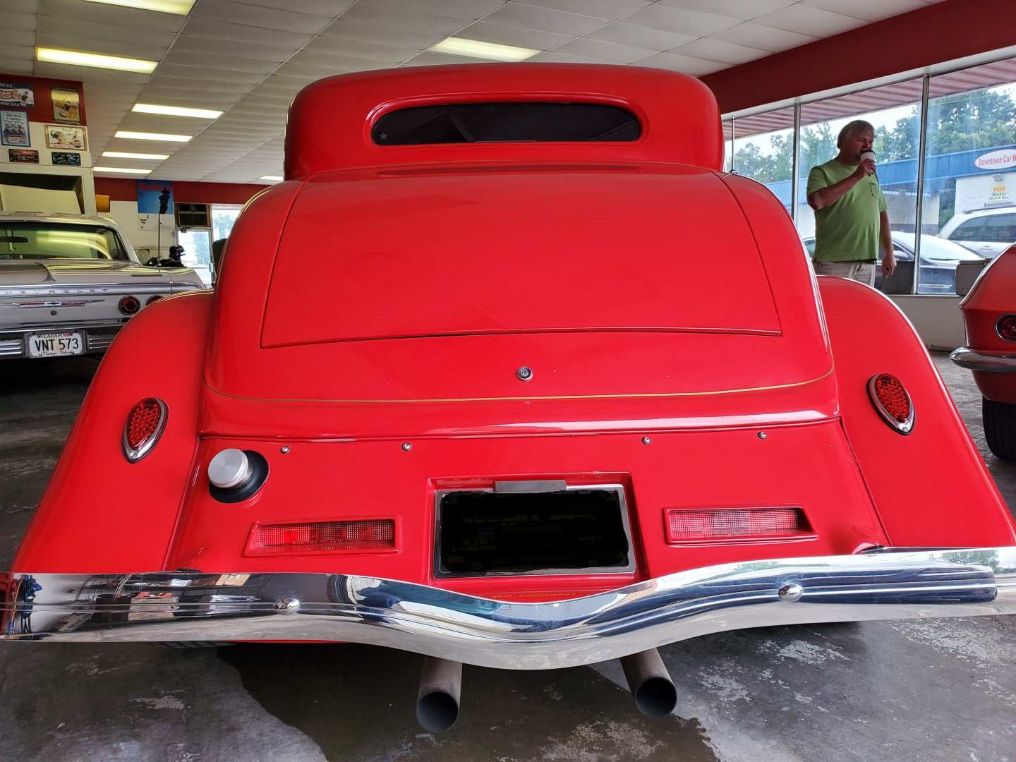 3rd Image of a 1933 FORD DELUXE