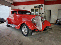Image 1 of 14 of a 1933 FORD DELUXE