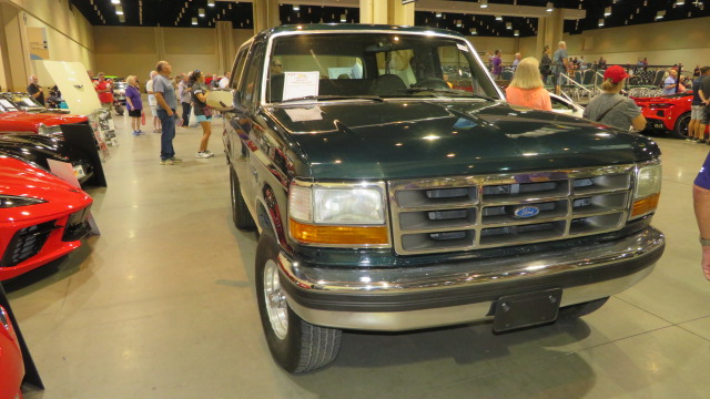 2nd Image of a 1993 FORD BRONCO