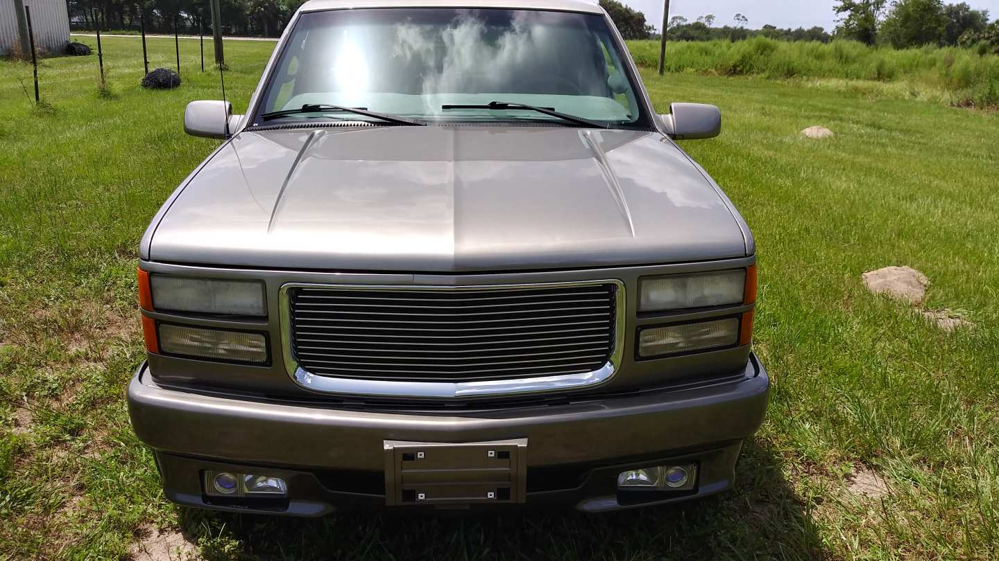 0th Image of a 1999 GMC SUBURBAN K2500