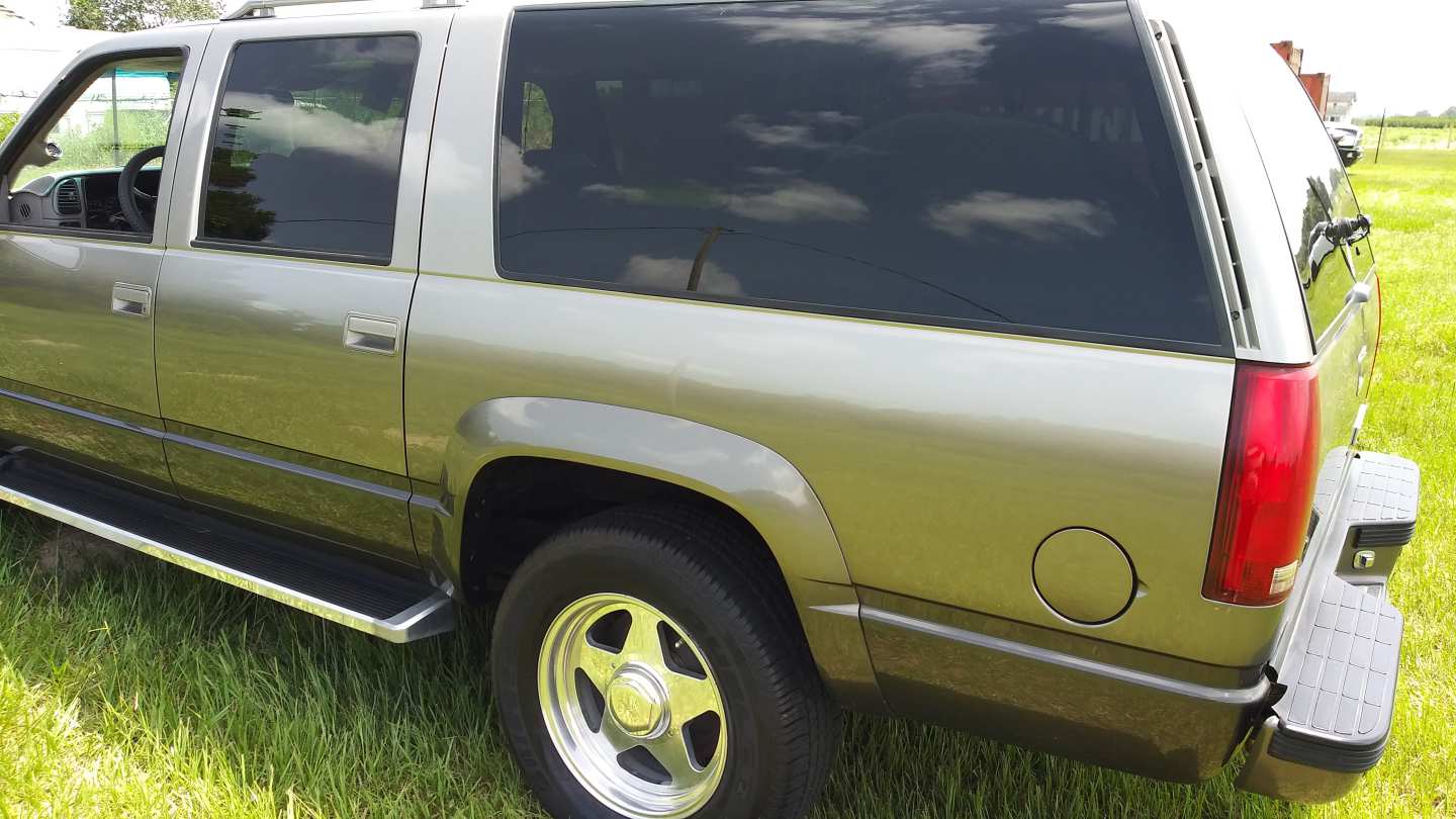 2nd Image of a 1999 GMC SUBURBAN K2500