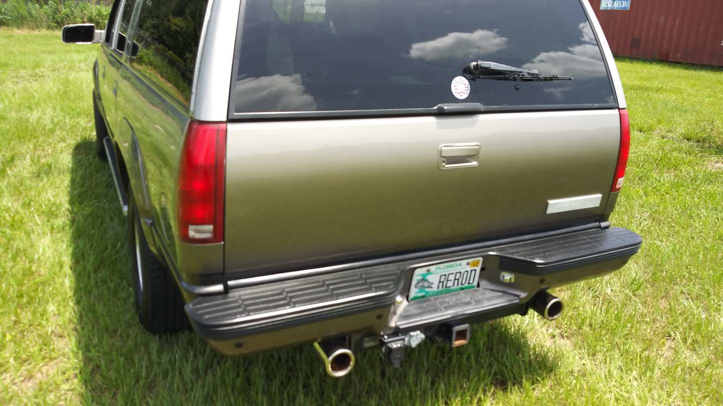 5th Image of a 1999 GMC SUBURBAN K2500