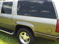 Image 3 of 18 of a 1999 GMC SUBURBAN K2500