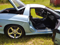 Image 9 of 27 of a 2002 CHEVROLET CORVETTE AVELATE