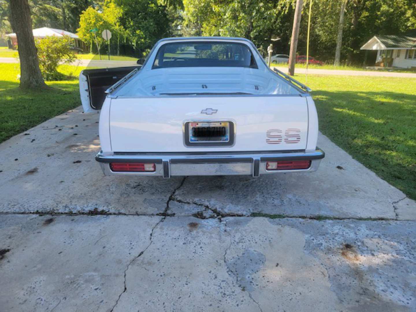 3rd Image of a 1986 CHEVROLET EL CAMINO