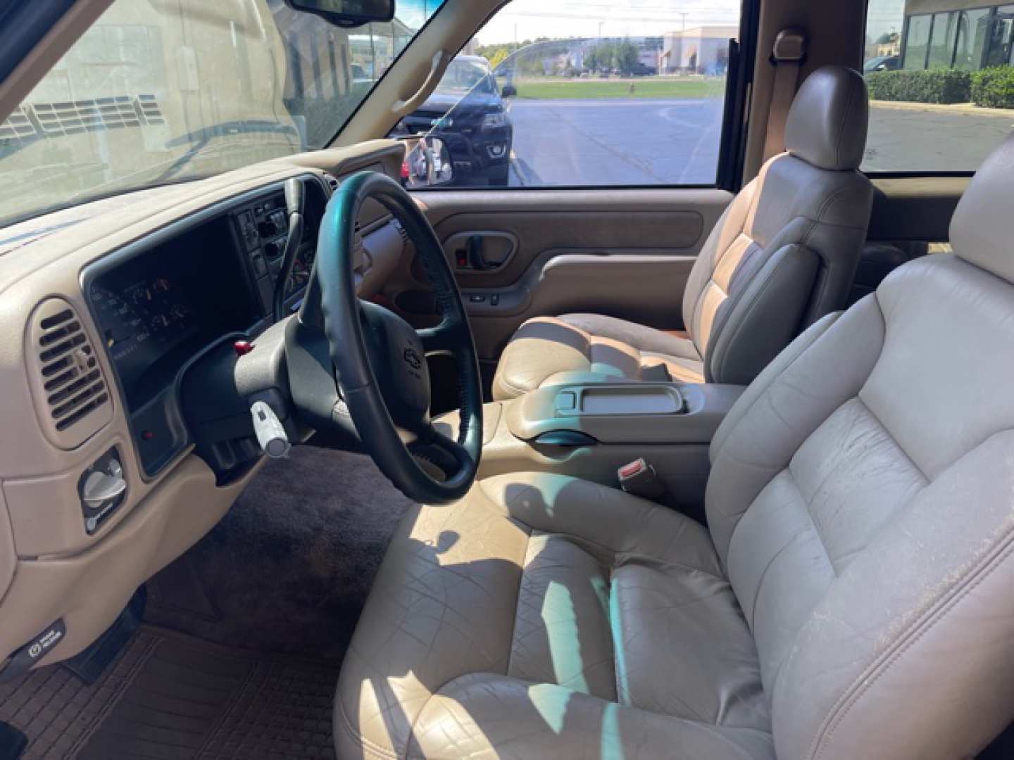 5th Image of a 1998 CHEVROLET TAHOE