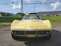 Image 3 of 35 of a 1968 CHEVROLET CORVETTE