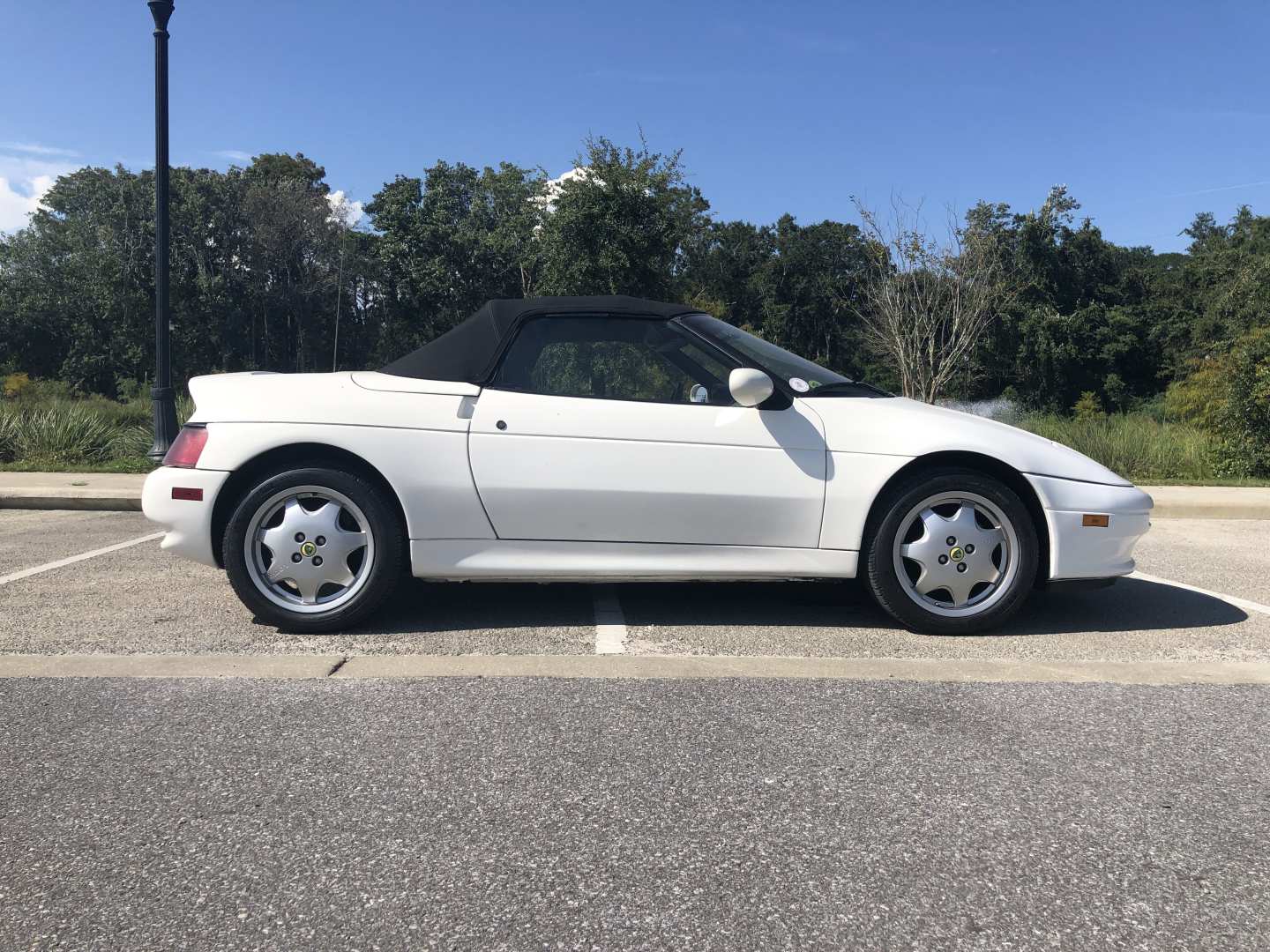 2nd Image of a 1991 LOTUS ELAN 1 SE