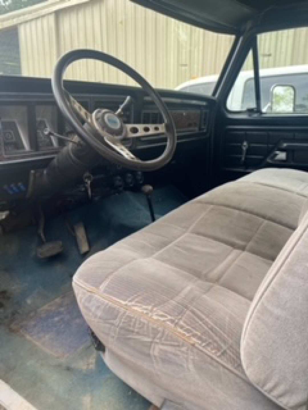 2nd Image of a 1979 FORD F250