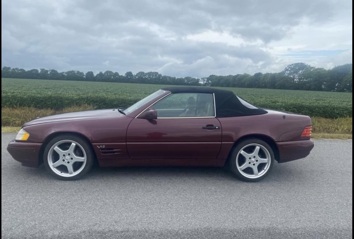 3rd Image of a 1996 MERCEDES-BENZ SL-CLASS SL500