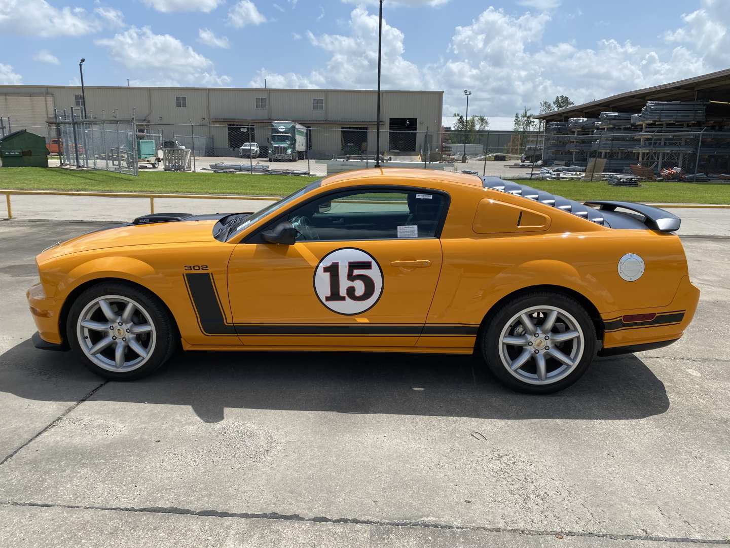 2nd Image of a 2007 FORD MUSTANG GT