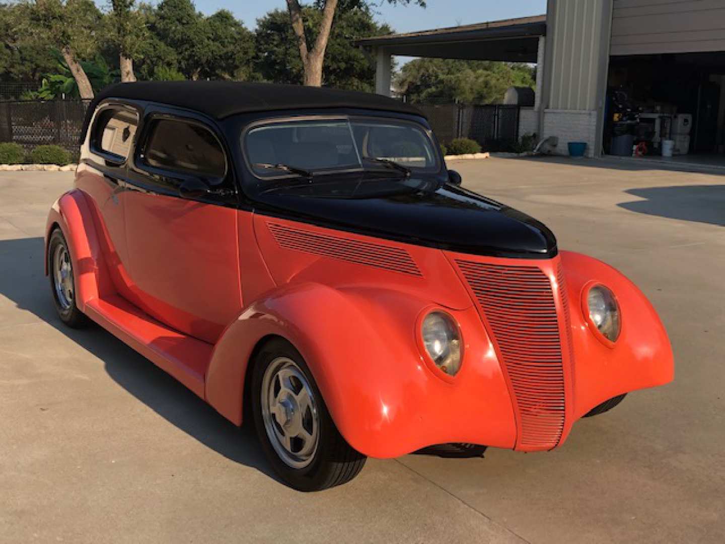 2nd Image of a 1937 FORD COUPE