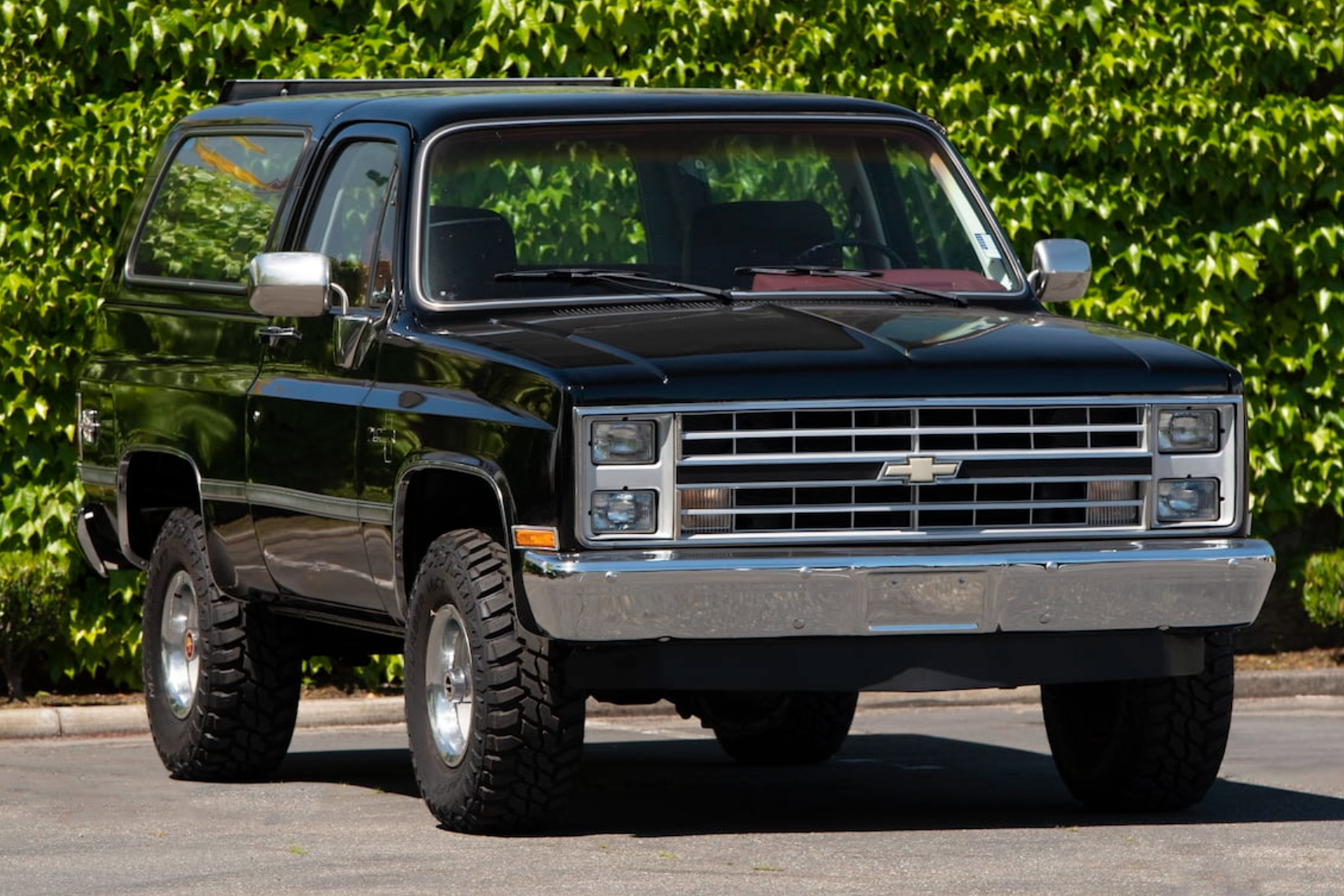 2nd Image of a 1985 CHEVROLET BLAZER 1/2 TON; K5/K10