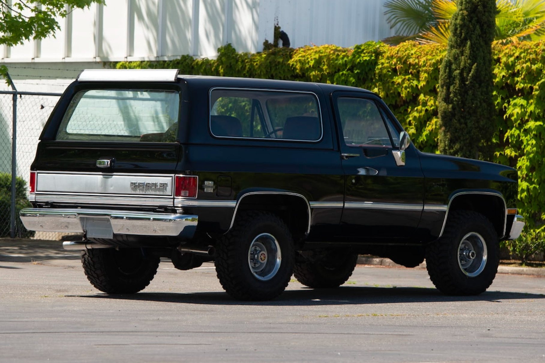 4th Image of a 1985 CHEVROLET BLAZER 1/2 TON; K5/K10