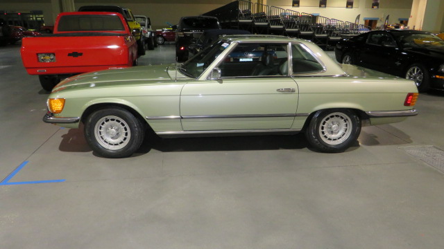 2nd Image of a 1973 MERCEDES-BENZ 450SL