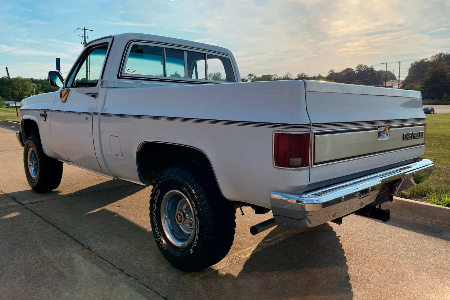 2nd Image of a 1985 CHEVROLET K10