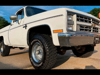 Image 6 of 28 of a 1985 CHEVROLET K10