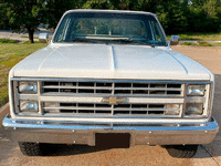 Image 7 of 28 of a 1985 CHEVROLET K10