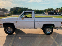 Image 10 of 28 of a 1985 CHEVROLET K10