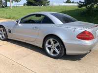 Image 2 of 7 of a 2005 MERCEDES-BENZ SL500