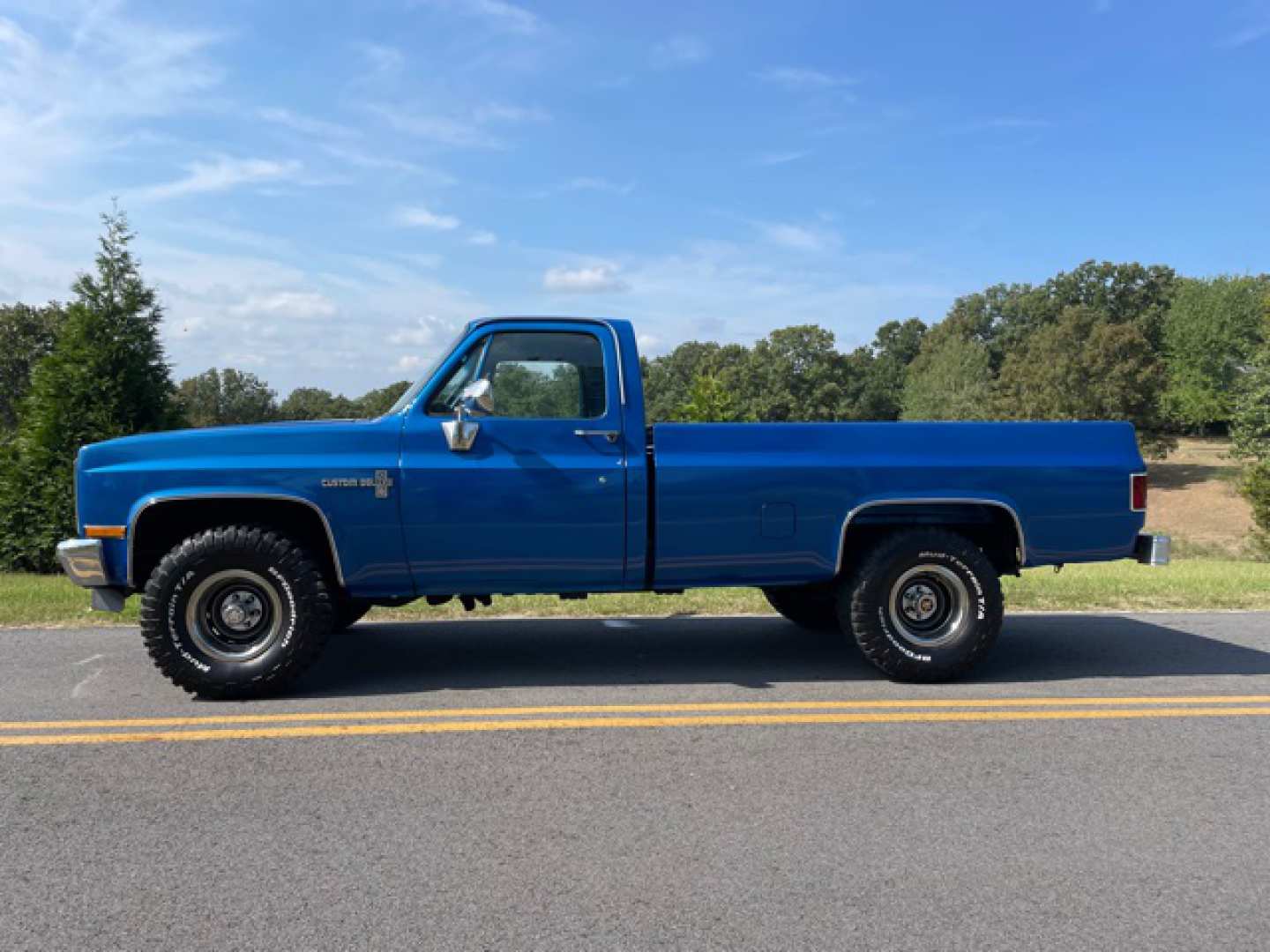 2nd Image of a 1986 CHEVROLET K10