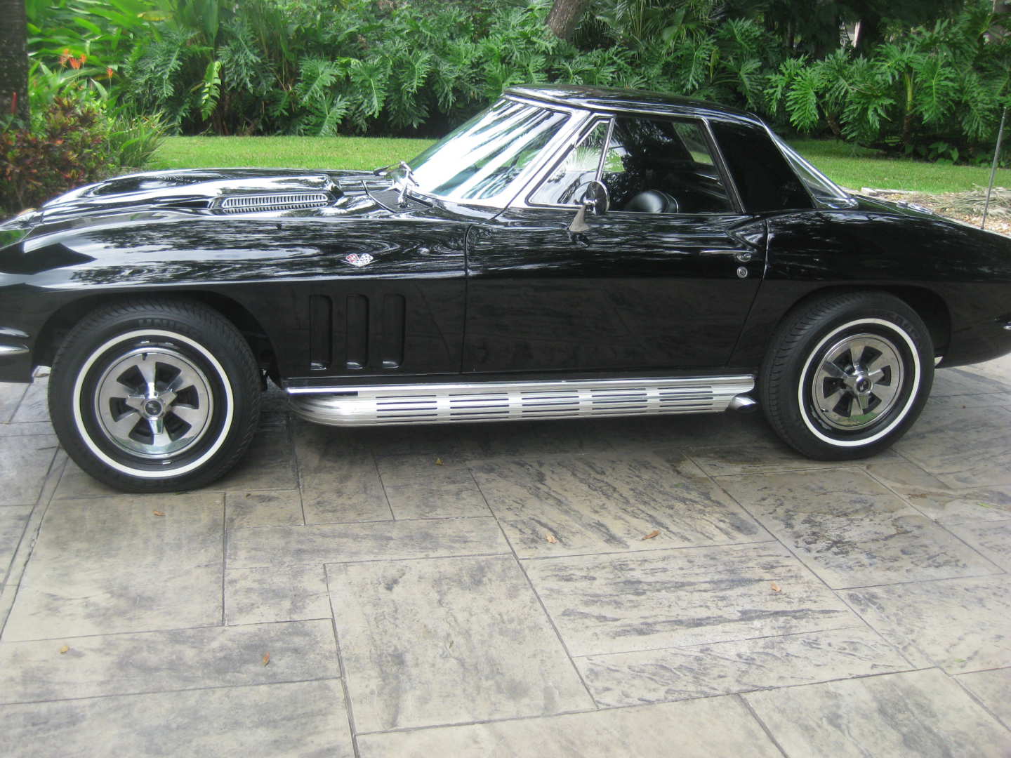 1st Image of a 1965 CHEVROLET CORVETTE