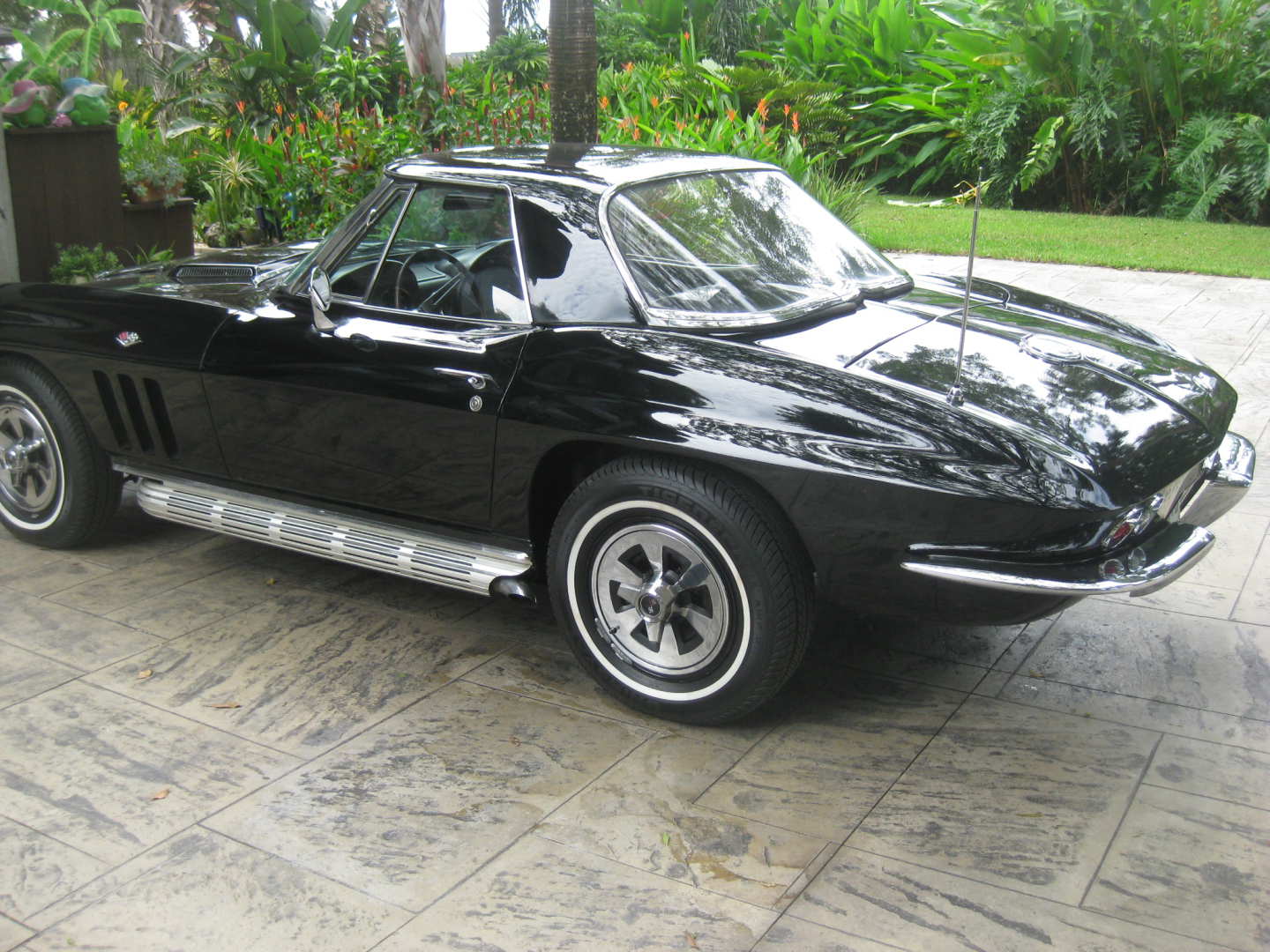 2nd Image of a 1965 CHEVROLET CORVETTE