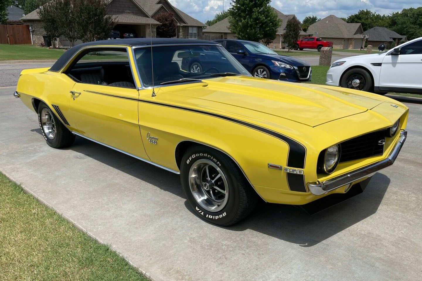 3rd Image of a 1969 CHEVROLET CAMARO SS