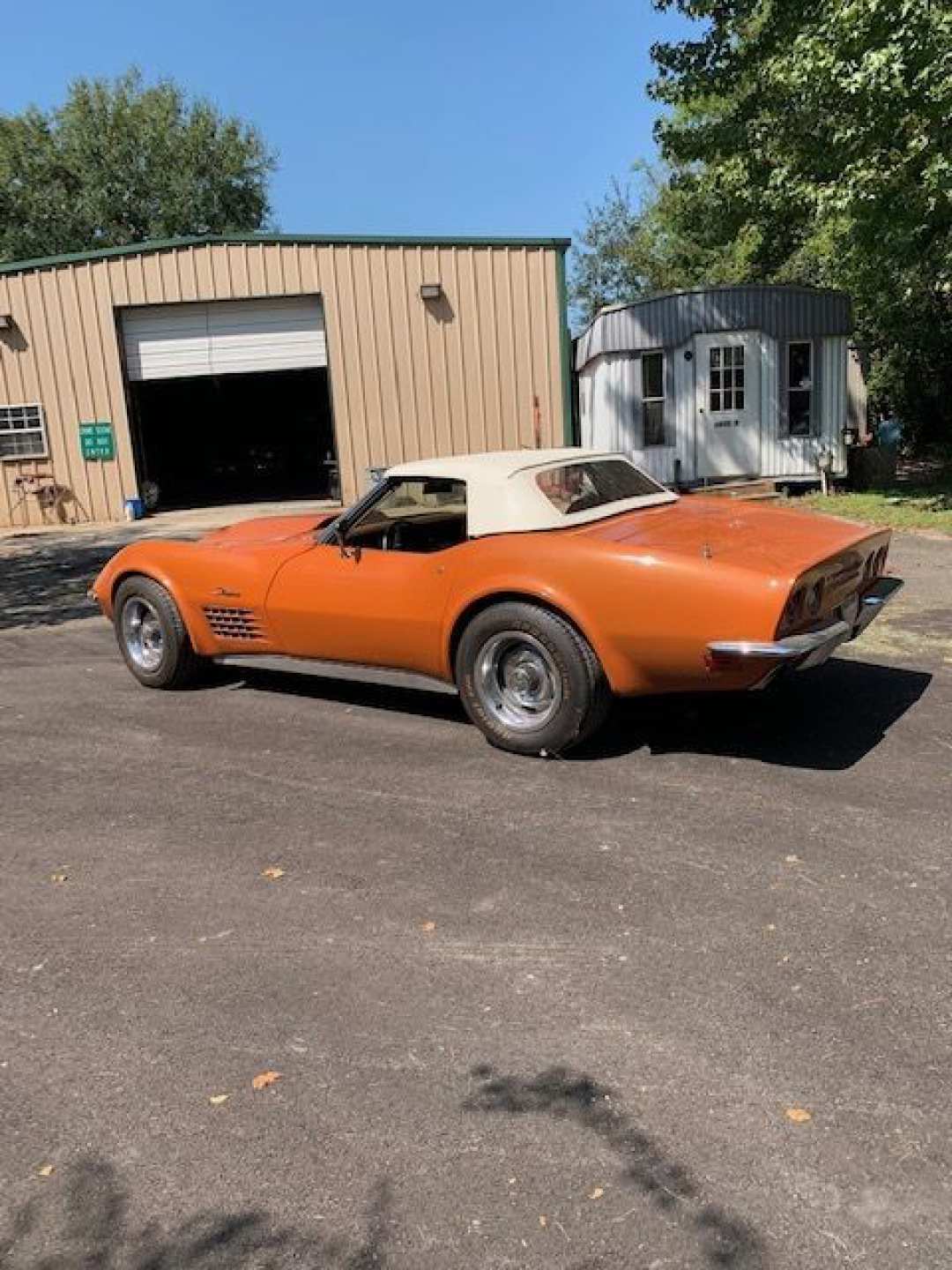 2nd Image of a 1971 CHEVROLET CORVETTE