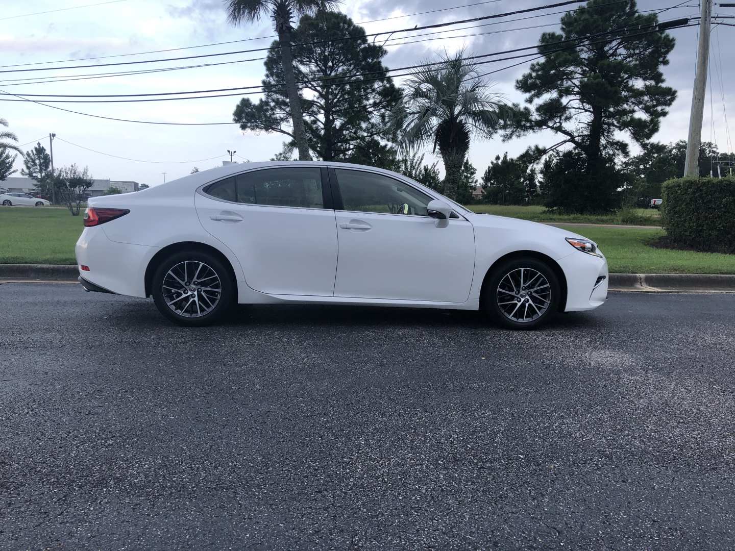 2nd Image of a 2015 LEXUS RCF