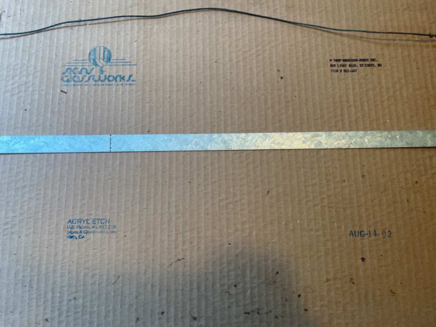 2nd Image of a N/A BUD LIGHT ANTIQUE MIRROR