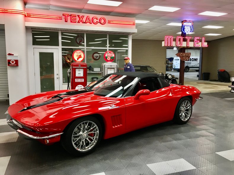 32nd Image of a 2013 CHEVROLET CORVETTE