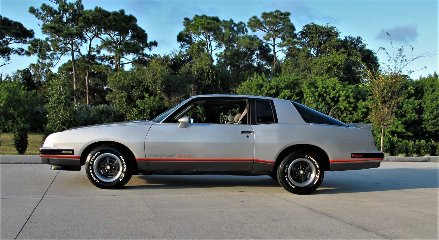 4th Image of a 1986 PONTIAC GRAND PRIX