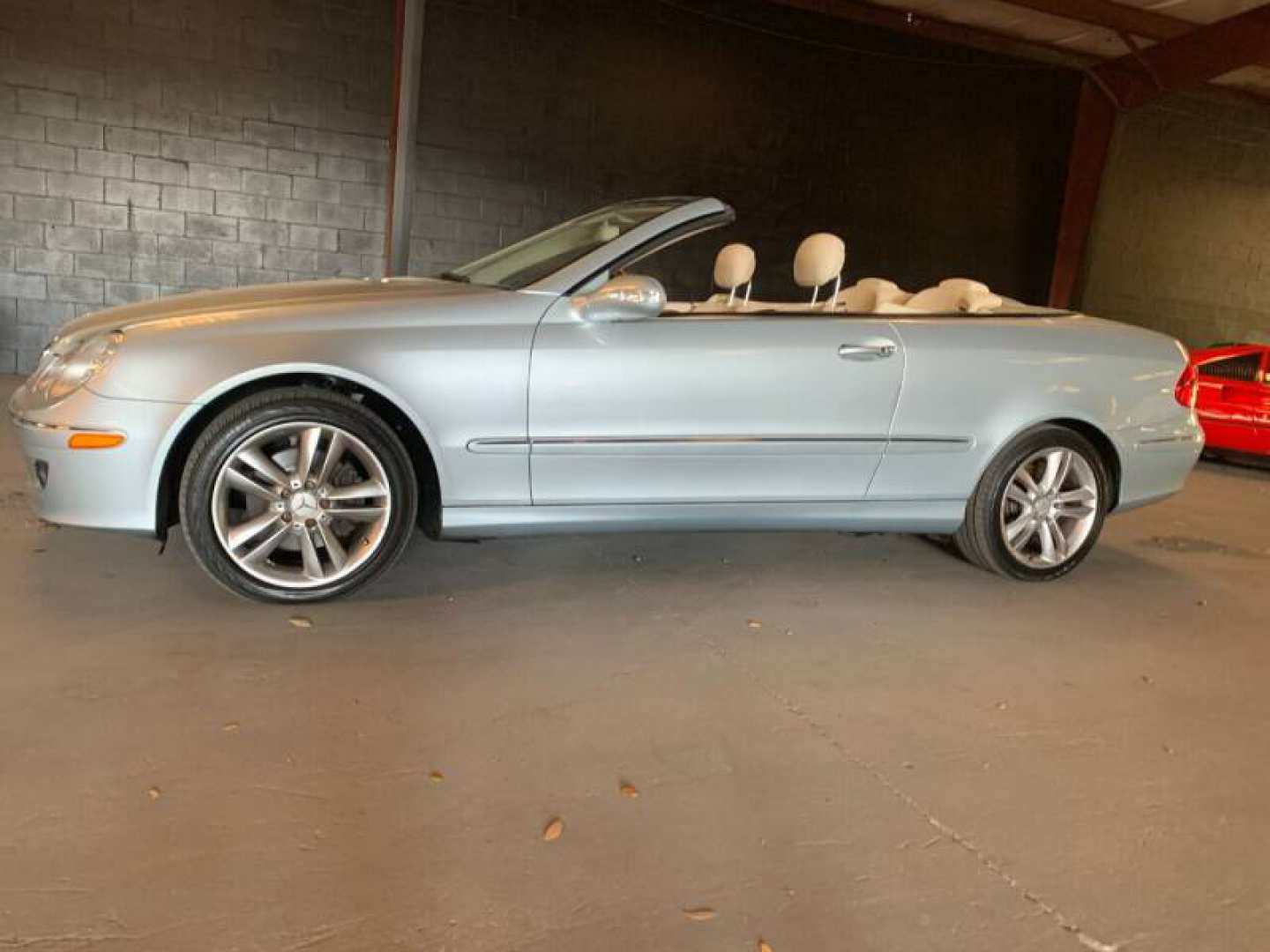 2nd Image of a 2007 MERCEDES-BENZ CLK-CLASS CLK350