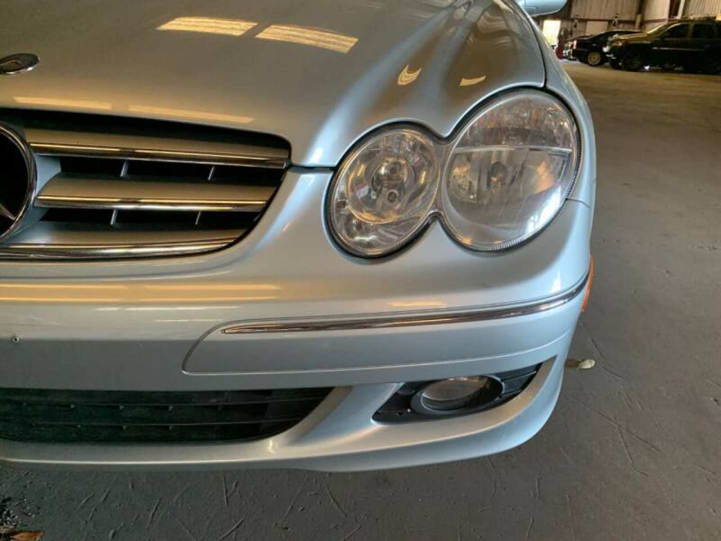 5th Image of a 2007 MERCEDES-BENZ CLK-CLASS CLK350