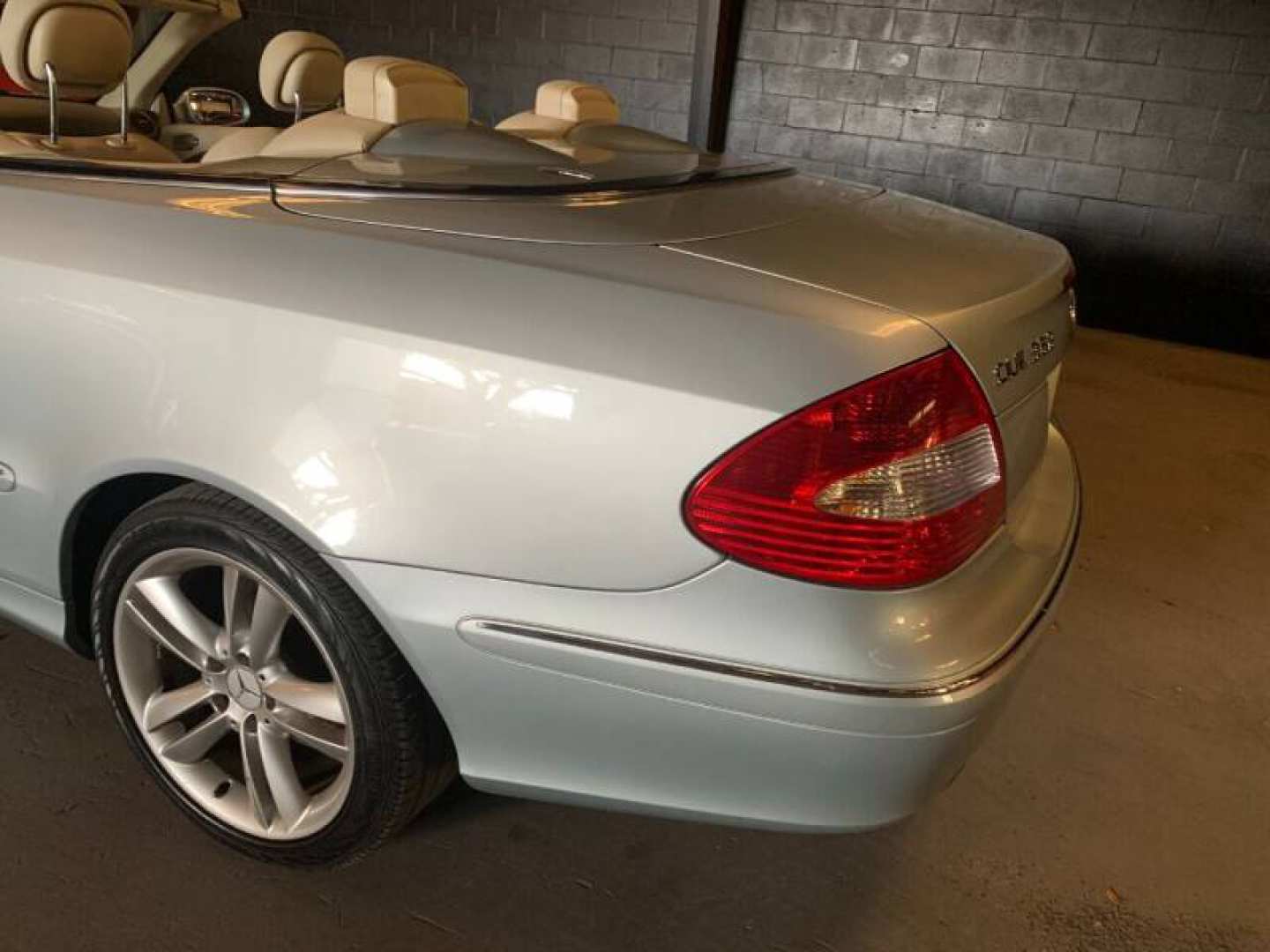 23rd Image of a 2007 MERCEDES-BENZ CLK-CLASS CLK350