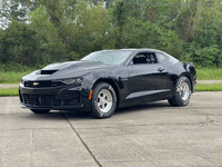Image 1 of 17 of a 2019 CHEVROLET CAMARO