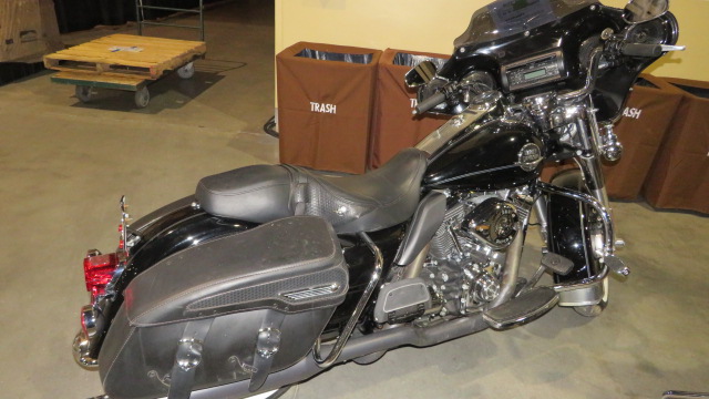 1st Image of a 2010 HARLEY DAVIDSON FLHRC